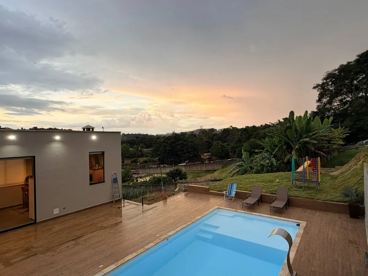 Pôr do sol visto da Villa Gavê